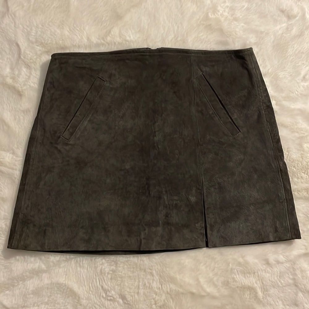 BLANK NYC Suede French Grey Mini Skirt Fully Lined Welt Pockets Back Zipper 30